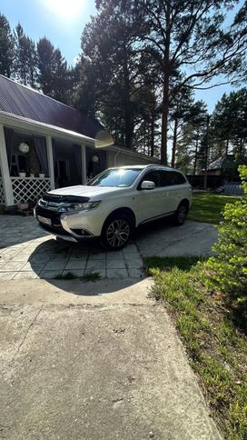 SUV   Mitsubishi Outlander 2017 , 2200000 , 