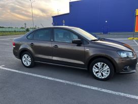  Volkswagen Polo 2014 , 910000 , 