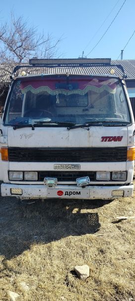   Mazda Titan 1990 , 650000 , 