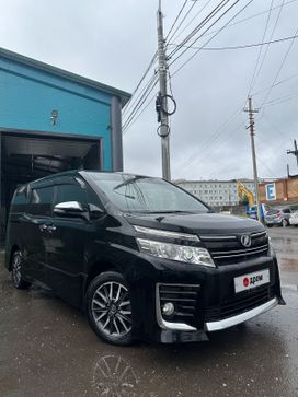   Toyota Voxy 2015 , 2149000 , 