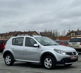  Renault Sandero Stepway 2013 , 869000 , 