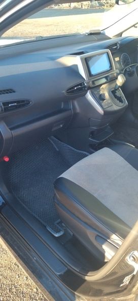    Toyota Wish 2017 , 1570000 , 