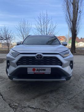 SUV   Toyota RAV4 2020 , 3000000 , 