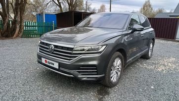 SUV   Volkswagen Touareg 2018 , 3999000 , 