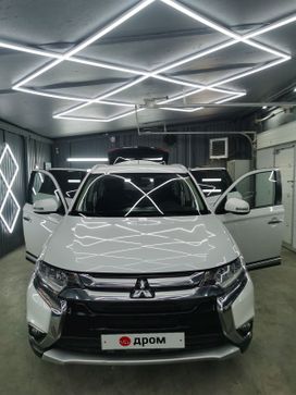 SUV   Mitsubishi Outlander 2016 , 2300000 ,  