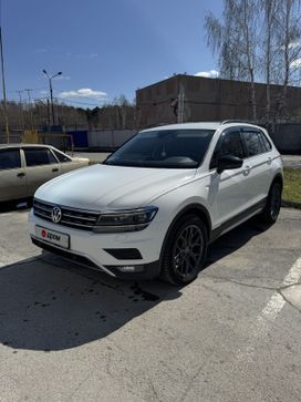 SUV   Volkswagen Tiguan 2020 , 3000000 , 