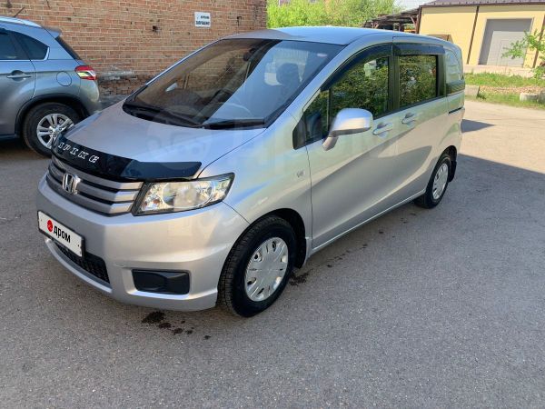    Honda Freed Spike 2011 , 839000 , 
