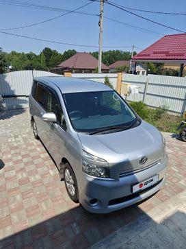    Toyota Voxy 2009 , 1300000 , 