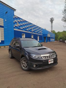 SUV   Subaru Forester 2011 , 1350000 , --