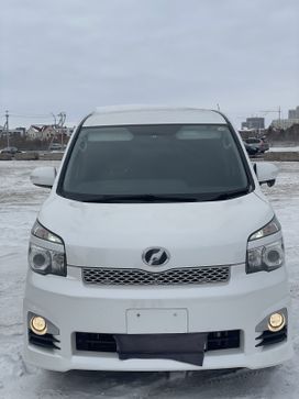    Toyota Voxy 2013 , 1600000 , 