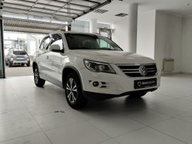 SUV   Volkswagen Tiguan 2008 , 715000 ,  