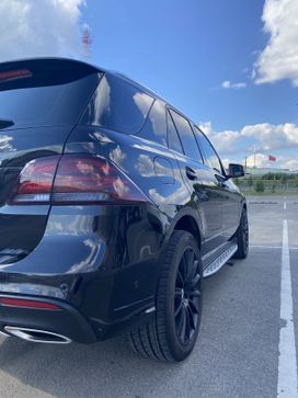 SUV или внедорожник Mercedes-Benz GLE 2016 года, 3650000 рублей, Москва