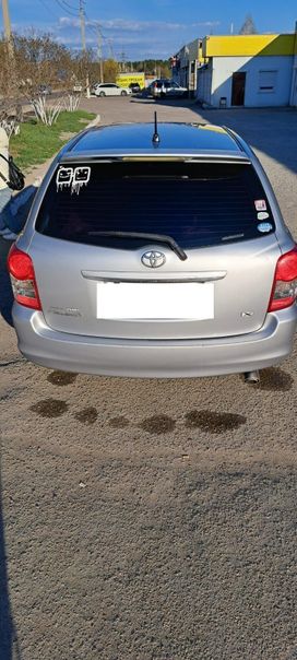  Toyota Corolla Fielder 2011 , 1000000 , 