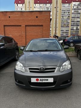 Хэтчбек Toyota Corolla 2005 года, 560000 рублей, Кемерово