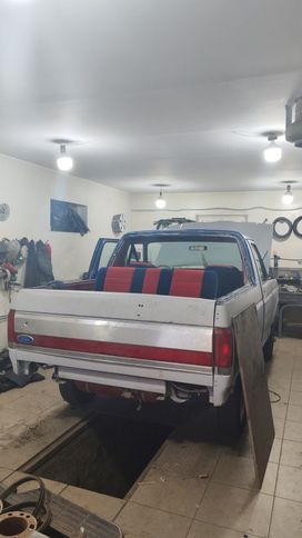  3  Ford Bronco 1990 , 7777 , 