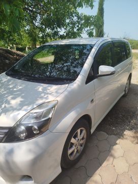    Toyota Isis 2014 , 1450000 , 