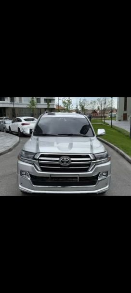SUV   Toyota Land Cruiser 2010 , 2700000 , 