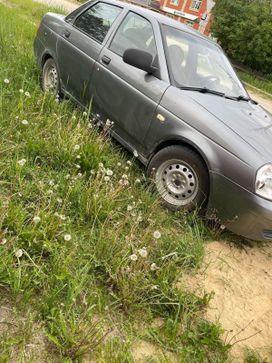    2010 , 200000 , 