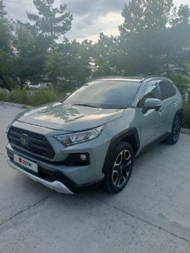 SUV   Toyota RAV4 2019 , 3000000 , 