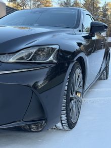 ���� IS300h, 2016