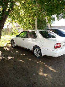  Nissan Bluebird 1999 , 200000 , 