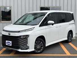    Toyota Voxy 2022 , 2694000 , 