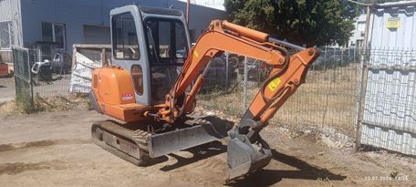 - Hitachi EX22 2006 , 2150000 , 