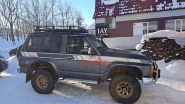  3  Nissan Safari 1982 , 1400000 , 