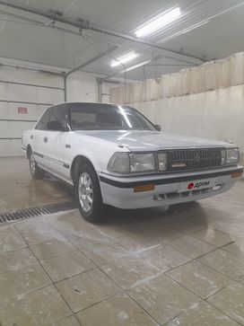  Toyota Crown 1990 , 300000 , 