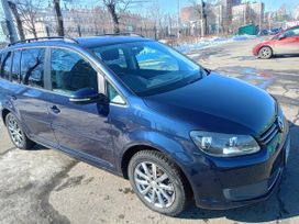    Volkswagen Touran 2014 , 870000 , 