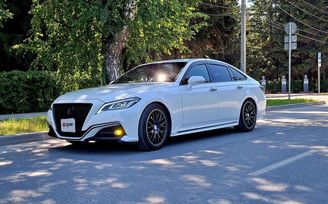  Toyota Crown 2018 , 3300000 , 
