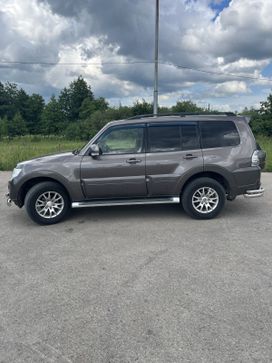 SUV   Mitsubishi Pajero 2011 , 2100000 , 