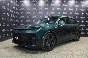SUV   Li L9 2023 , 8490000 , 