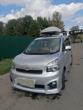    Toyota Voxy 2012 , 1800000 , 