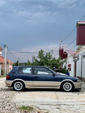  3  Toyota Corolla FX 1990 , 700000 , 