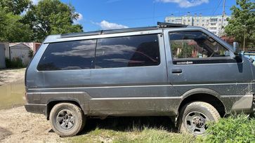    Nissan Largo 1992 , 300000 , 