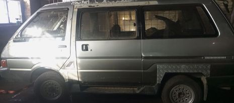    Nissan Serena 1997 , 100000 , 