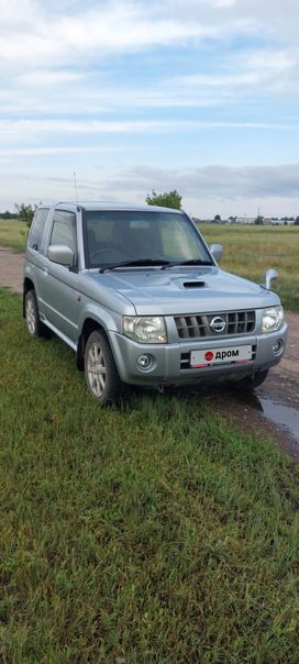  3  Nissan Kix 2009 , 740000 , 