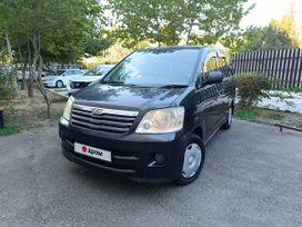    Toyota Noah 2004 , 900000 , 