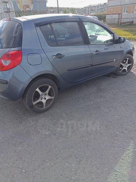  Renault Clio 2007 , 425000 , 