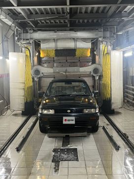  Nissan Liberta Villa 1989 , 235000 , 