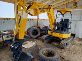 - Komatsu PC38UU-5 2015 , 2300000 ,  