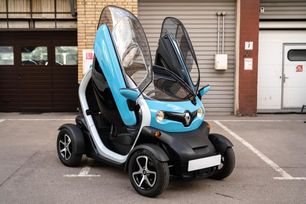  3  Renault Twizy 2018 , 925000 , 