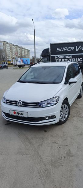    Volkswagen Touran 2017 , 1500000 , 
