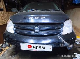  Toyota ist 2003 , 260000 , 