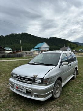    Nissan Prairie 1995 , 200000 , -