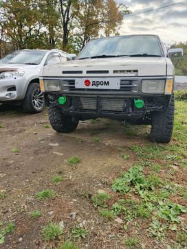 SUV   Nissan Terrano 1990 , 560000 , 
