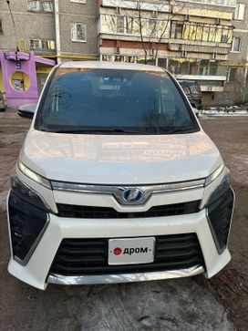    Toyota Voxy 2018 , 2700000 , 