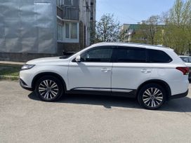 SUV   Mitsubishi Outlander 2021 , 2800000 , -