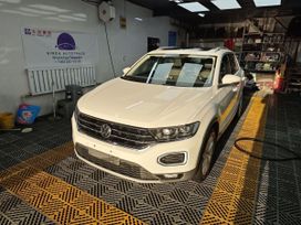 SUV   Volkswagen T-Roc 2021 , 1760000 , 